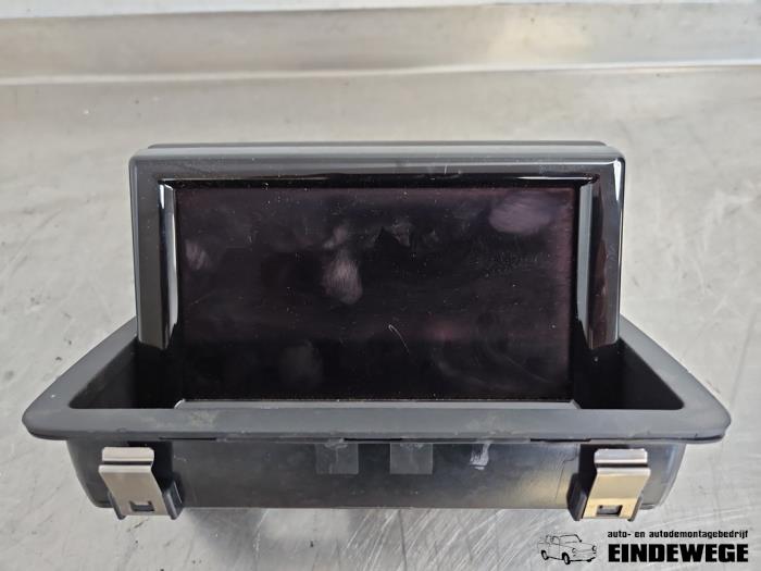 Gebruikte Display Interieur Audi A1 Sportback (8XA/8XF) 1.0 TFSI Ultra 12V Prijs € 78,50 Margeregeling aangeboden door Auto- en demontagebedrijf Eindewege
