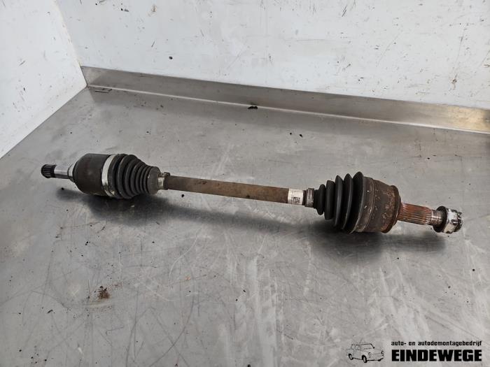 Gebruikte Aandrijfas links-voor Fiat 500L (199) 1.4 16V Prijs € 52,50 Margeregeling aangeboden door Auto- en demontagebedrijf Eindewege