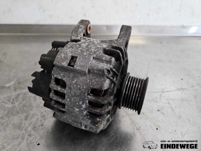 Gebruikte Alternator Renault Twingo II (CN) 1.2 16V Prijs op aanvraag aangeboden door Auto- en demontagebedrijf Eindewege