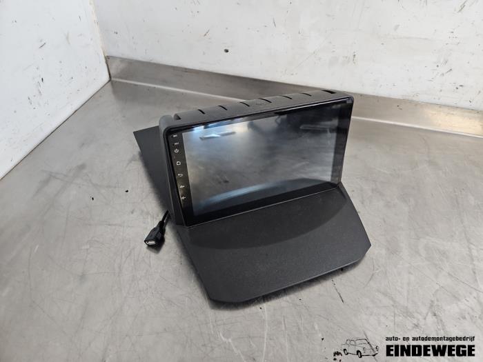 Gebruikte Display Interieur Ford Fiesta 6 (JA8) 1.6 TDCi 16V Prijs € 105,00 Margeregeling aangeboden door Auto- en demontagebedrijf Eindewege