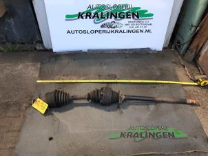 Gebruikte Cardanas rechts-voor (VWA) Mercedes Vito (638.1/2) 2.2 CDI 108 16V Prijs € 49,99 Margeregeling aangeboden door Autosloperij Kralingen B.V.