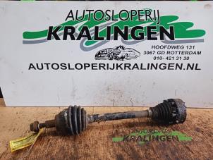 Gebruikte Homokineetas links-voor Volkswagen Touran Prijs € 24,99 Margeregeling aangeboden door Autosloperij Kralingen B.V.