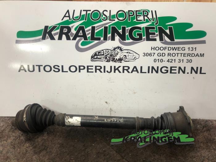 Gebruikte Steekas rechts-voor Volkswagen Passat Variant (3B5) 1.9 TDI 90 Prijs € 24,99 Margeregeling aangeboden door Autosloperij Kralingen B.V.