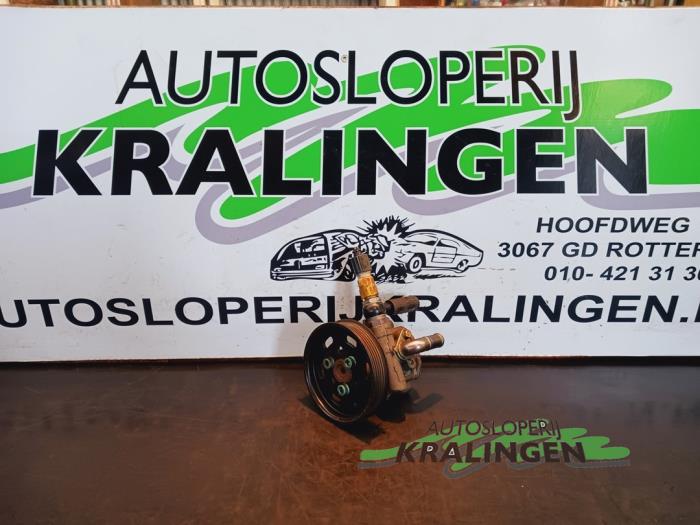 Gebruikte Servopomp Volkswagen Bora (1J2) 1.6 Prijs € 23,99 Margeregeling aangeboden door Autosloperij Kralingen B.V.