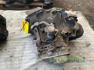 Gebruikte Versnellingsbak Opel Agila (A) 1.2 16V Twin Port Prijs € 150,00 Margeregeling aangeboden door Autosloperij Kralingen B.V.