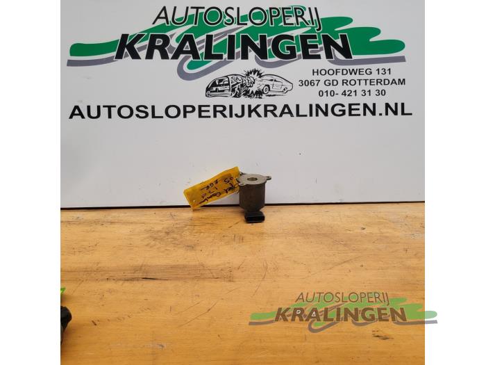 Gebruikte EGR Klep Opel Combo (Corsa C) 1.7 CDTi 16V Prijs € 35,00 Margeregeling aangeboden door Autosloperij Kralingen B.V.