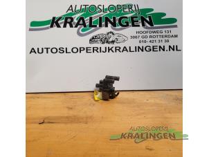 Gebruikte Element Kachelverwarming Mercedes C (W202) 1.8 C-180 16V Prijs € 25,00 Margeregeling aangeboden door Autosloperij Kralingen B.V.