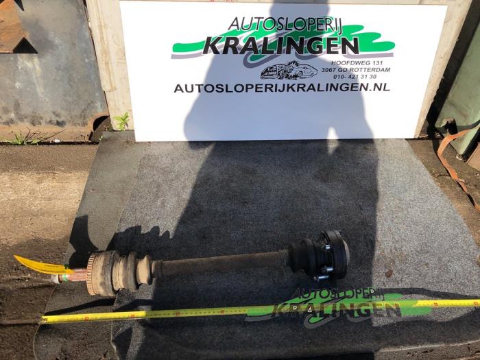 Gebruikte Aandrijfas links-achter Mercedes S (W220) 5.0 S-500 V8 24V Prijs € 49,99 Margeregeling aangeboden door Autosloperij Kralingen B.V.