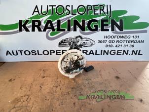 Gebruikte Benzinepomp Opel Astra H SW (L35) 1.8 16V Prijs € 34,99 Margeregeling aangeboden door Autosloperij Kralingen B.V.