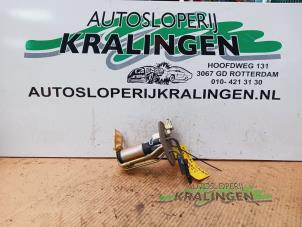 Gebruikte Benzinepomp Mitsubishi Galant (EA/EC) 2.0 16V Prijs € 50,00 Margeregeling aangeboden door Autosloperij Kralingen B.V.