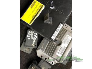 Gebruikte Slotenset Renault Scénic II (JM) 1.6 16V Prijs € 150,00 Margeregeling aangeboden door Autosloperij Kralingen B.V.