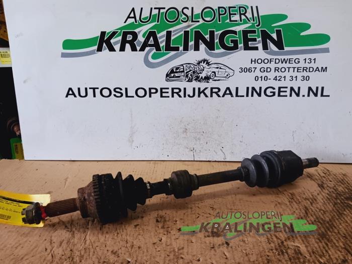 Gebruikte Steekas links-voor Hyundai Sonata 2.0i 16V Prijs € 24,99 Margeregeling aangeboden door Autosloperij Kralingen B.V.