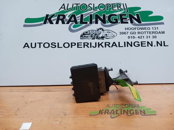 Gebruikte ABS Pomp Mercedes C (W203) 2.2 C-220 CDI 16V Prijs € 24,98 Margeregeling aangeboden door Autosloperij Kralingen B.V.