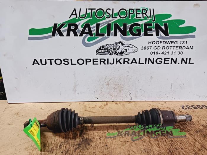 Gebruikte Steekas links-voor Ford Fusion 1.6 16V Prijs € 24,99 Margeregeling aangeboden door Autosloperij Kralingen B.V.