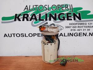 Gebruikte Benzinepomp Fiat Stilo (192A/B) 1.2 16V 3-Drs. Prijs € 50,00 Margeregeling aangeboden door Autosloperij Kralingen B.V.