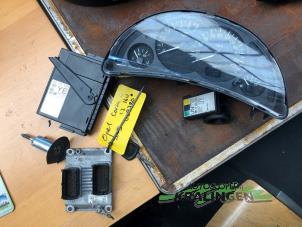 Gebruikte Slotenset Opel Corsa C (F08/68) 1.2 16V Twin Port Prijs € 250,00 Margeregeling aangeboden door Autosloperij Kralingen B.V.