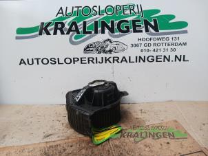 Gebruikte Kachel Ventilatiemotor Renault Scénic II (JM) 2.0 16V Prijs € 50,00 Margeregeling aangeboden door Autosloperij Kralingen B.V.