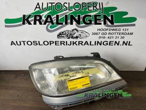 Gebruikte Rechter Koplamp Opel Zafira (F75) 1.6 16V Prijs € 50,00 Margeregeling aangeboden door Autosloperij Kralingen B.V.
