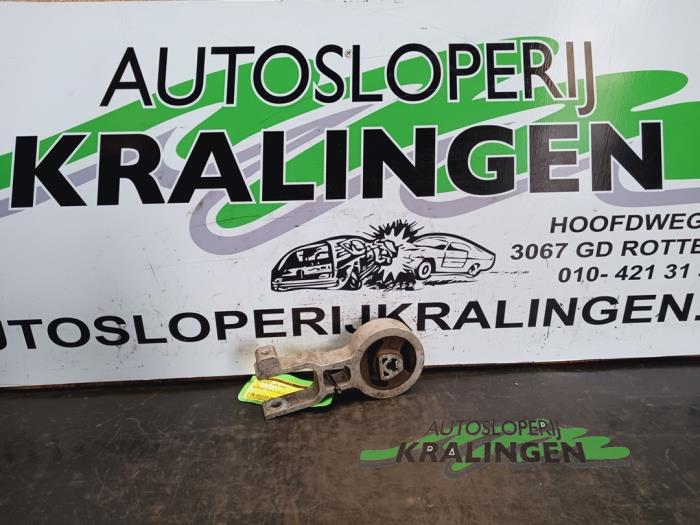 Gebruikte Motorrubber Fiat Punto II (188) 1.3 JTD 16V Prijs € 25,00 Margeregeling aangeboden door Autosloperij Kralingen B.V.