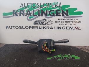 Gebruikte Pinker Schakelaar Citroen C3 (FC/FL/FT) 1.4 Prijs € 50,00 Margeregeling aangeboden door Autosloperij Kralingen B.V.