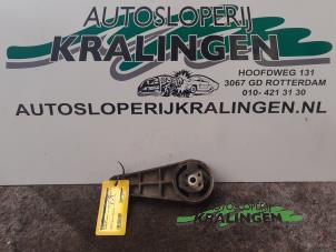 Gebruikte Motorsteun Chevrolet Lacetti (KLAN) 1.4 16V Prijs € 25,00 Margeregeling aangeboden door Autosloperij Kralingen B.V.