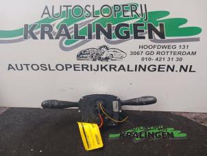 Gebruikte Pinker Schakelaar Citroen C3 (FC/FL/FT) 1.1 Prijs € 50,00 Margeregeling aangeboden door Autosloperij Kralingen B.V.