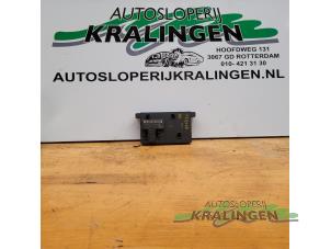 Gebruikte Sam module Mercedes C (W203) 2.0 C-180 16V Prijs € 50,00 Margeregeling aangeboden door Autosloperij Kralingen B.V.