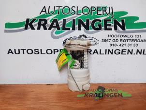 Gebruikte Benzinepomp Renault Clio III Estate/Grandtour (KR) 1.2 16V TCE 100 Prijs € 50,00 Margeregeling aangeboden door Autosloperij Kralingen B.V.