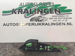 Gebruikte Ruit schakelaar elektrisch Seat Altea (5P1) 2.0 FSI 16V Prijs € 25,00 Margeregeling aangeboden door Autosloperij Kralingen B.V.