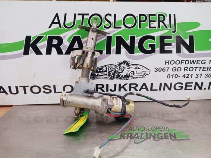 Gebruikte Pomp Servo Toyota Corolla (E12) 2.0 D-4D 16V 90 Prijs € 150,00 Margeregeling aangeboden door Autosloperij Kralingen B.V.