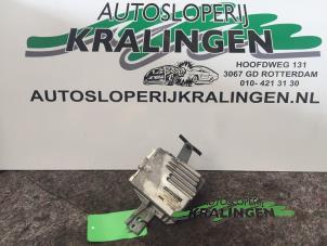 Gebruikte Stuurbekrachtiging Computer Toyota Corolla (E12) 2.0 D-4D 16V 90 Prijs € 100,00 Margeregeling aangeboden door Autosloperij Kralingen B.V.