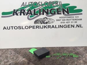 Gebruikte Comfort Module Volkswagen Golf V (1K1) 1.4 16V Prijs € 50,00 Margeregeling aangeboden door Autosloperij Kralingen B.V.