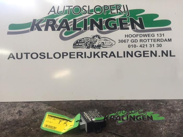 Gebruikte Module Verlichting Volkswagen Golf V (1K1) 2.0 TDI 16V Prijs € 50,00 Margeregeling aangeboden door Autosloperij Kralingen B.V.