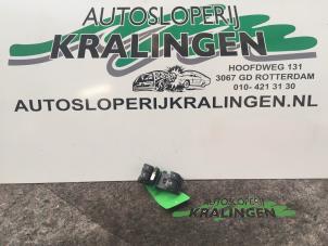 Gebruikte Schakelaar Elektrisch Raam Seat Altea (5P1) 1.6 Prijs € 25,00 Margeregeling aangeboden door Autosloperij Kralingen B.V.