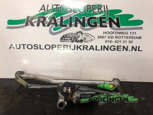 Gebruikte Ruitenwissermotor voor BMW 3 serie (E46/4) 318i Prijs € 50,00 Margeregeling aangeboden door Autosloperij Kralingen B.V.