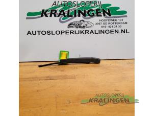 Gebruikte Ruitenwisserarm achter BMW 3 serie Touring (E91) 318i 16V Prijs € 25,00 Margeregeling aangeboden door Autosloperij Kralingen B.V.