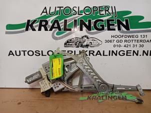 Gebruikte Raammechaniek 4Deurs links-voor Opel Vectra C Caravan 1.9 CDTI 120 Prijs € 24,99 Margeregeling aangeboden door Autosloperij Kralingen B.V.
