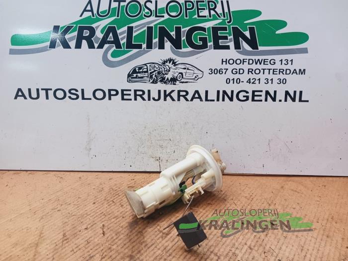 Gebruikte Benzinepomp Daihatsu Sirion 2 (M3) 1.3 16V DVVT Prijs € 34,97 Margeregeling aangeboden door Autosloperij Kralingen B.V.