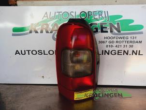 Gebruikte Achterlicht links Chevrolet Trans Sport 3.4 V6 Prijs € 50,00 Margeregeling aangeboden door Autosloperij Kralingen B.V.