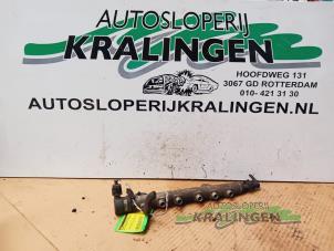 Gebruikte Injector brug Opel Astra H (L48) 1.9 CDTi 100 Prijs € 34,99 Margeregeling aangeboden door Autosloperij Kralingen B.V.