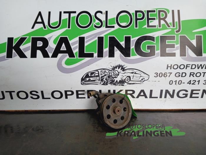 Gebruikte Pomp Servo Ford Focus 1 Wagon 1.8 16V Prijs € 50,00 Margeregeling aangeboden door Autosloperij Kralingen B.V.