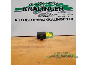 Gebruikte Luchtmassameter Opel Astra G (F70) 1.7 DTI 16V Eco4 Prijs € 25,00 Margeregeling aangeboden door Autosloperij Kralingen B.V.