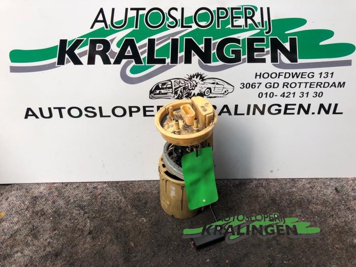 Gebruikte Dieselpomp Volkswagen Caddy Combi III (2KB,2KJ) 2.0 SDI Prijs € 70,00 Margeregeling aangeboden door Autosloperij Kralingen B.V.