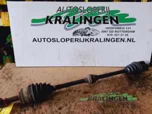 Gebruikte Steekas rechts-voor Mitsubishi Space Star (DG) 1.6 16V Prijs € 24,99 Margeregeling aangeboden door Autosloperij Kralingen B.V.