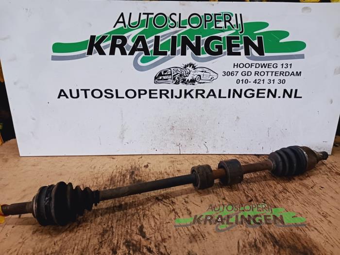 Gebruikte Aandrijfas rechts-voor Daihatsu Gran Move 1.5 16V Prijs € 24,99 Margeregeling aangeboden door Autosloperij Kralingen B.V.