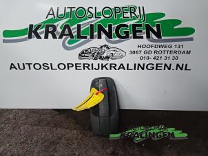 Gebruikte Handgreep Renault Trafic New (FL) 1.9 dCi 100 16V Prijs € 25,00 Margeregeling aangeboden door Autosloperij Kralingen B.V.