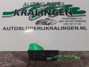 Gebruikte Aanjager Schakelaar Seat Ibiza IV (6J5) 1.9 TDI 105 Prijs € 25,00 Margeregeling aangeboden door Autosloperij Kralingen B.V.
