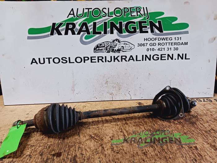 Gebruikte Aandrijfas links-voor Renault Laguna I (B56) 1.8 Prijs € 24,99 Margeregeling aangeboden door Autosloperij Kralingen B.V.
