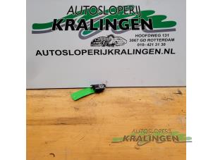 Gebruikte Schakelaar stuurbediening Austin Mini Open (R52) 1.6 16V Cooper Prijs € 25,00 Margeregeling aangeboden door Autosloperij Kralingen B.V.