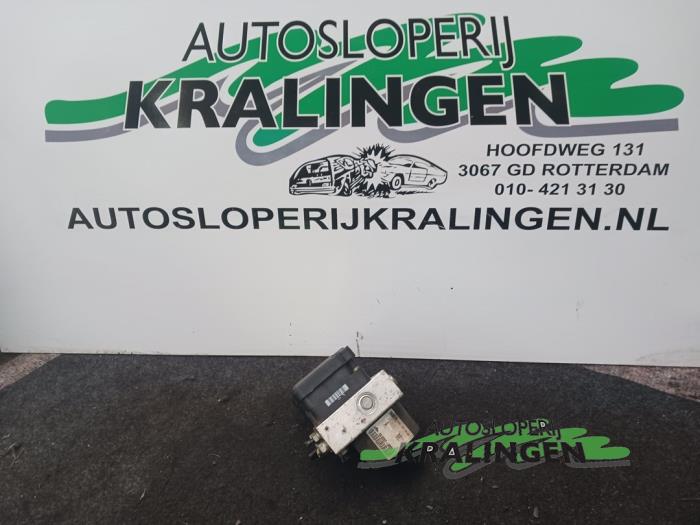 ABS Pomp van een Ford Focus C-Max 1.8 16V 2003